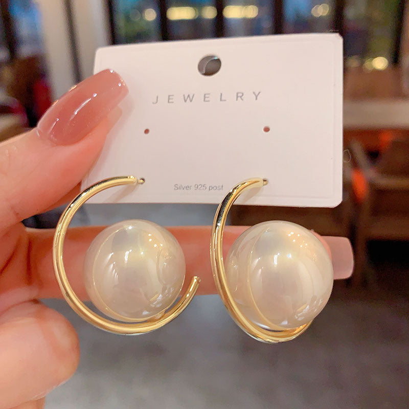 French retro temperament large pearl earrings