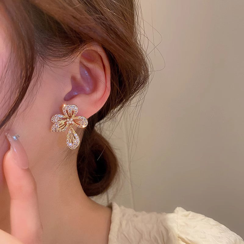 Korean light luxury diamond earrings