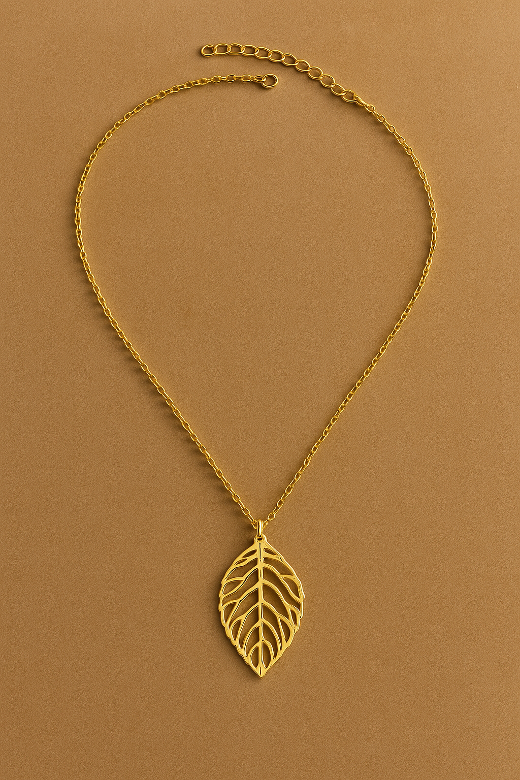 Forest metal single leave short necklace - Gold