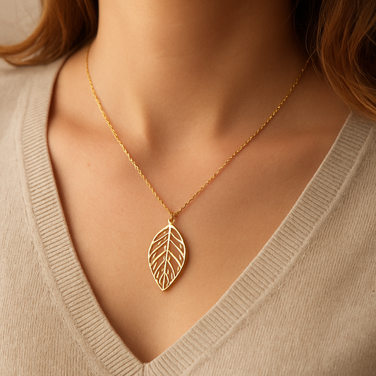 Forest metal single leave short necklace - Gold