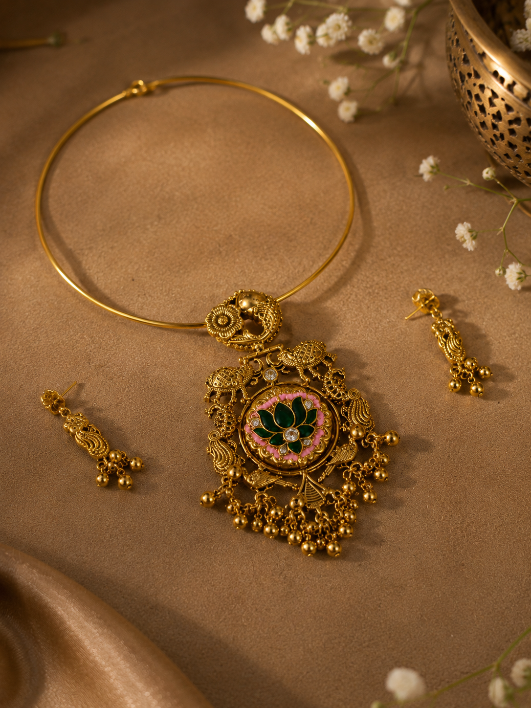 Peacock Lotus Hasli Necklace Set