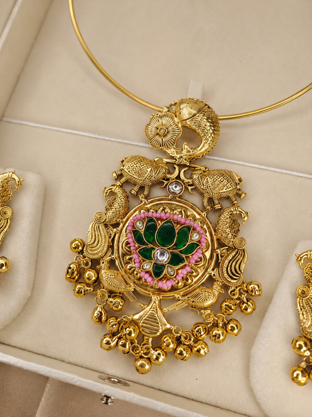 Peacock Lotus Hasli Necklace Set