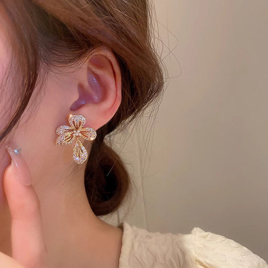 Korean light luxury diamond earrings