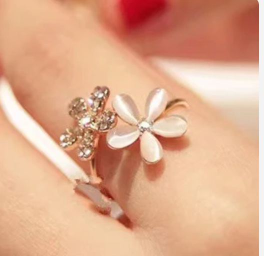 Small fresh cat's eye stone flower index finger ring